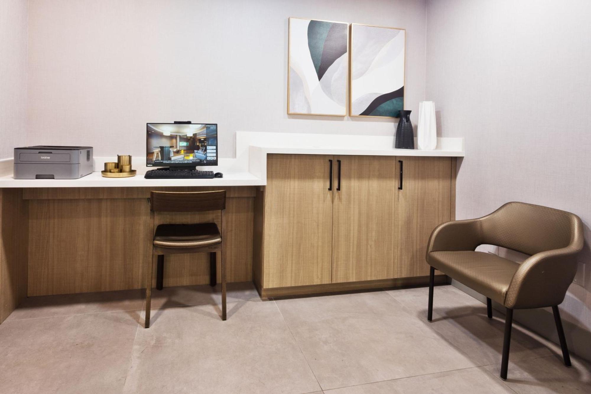 Springhill Suites Birmingham Colonnade Екстер'єр фото