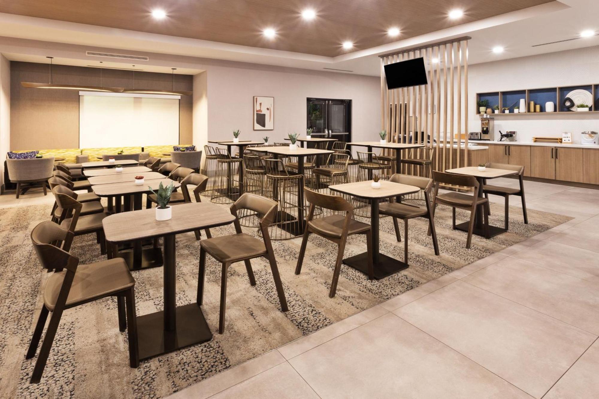 Springhill Suites Birmingham Colonnade Екстер'єр фото