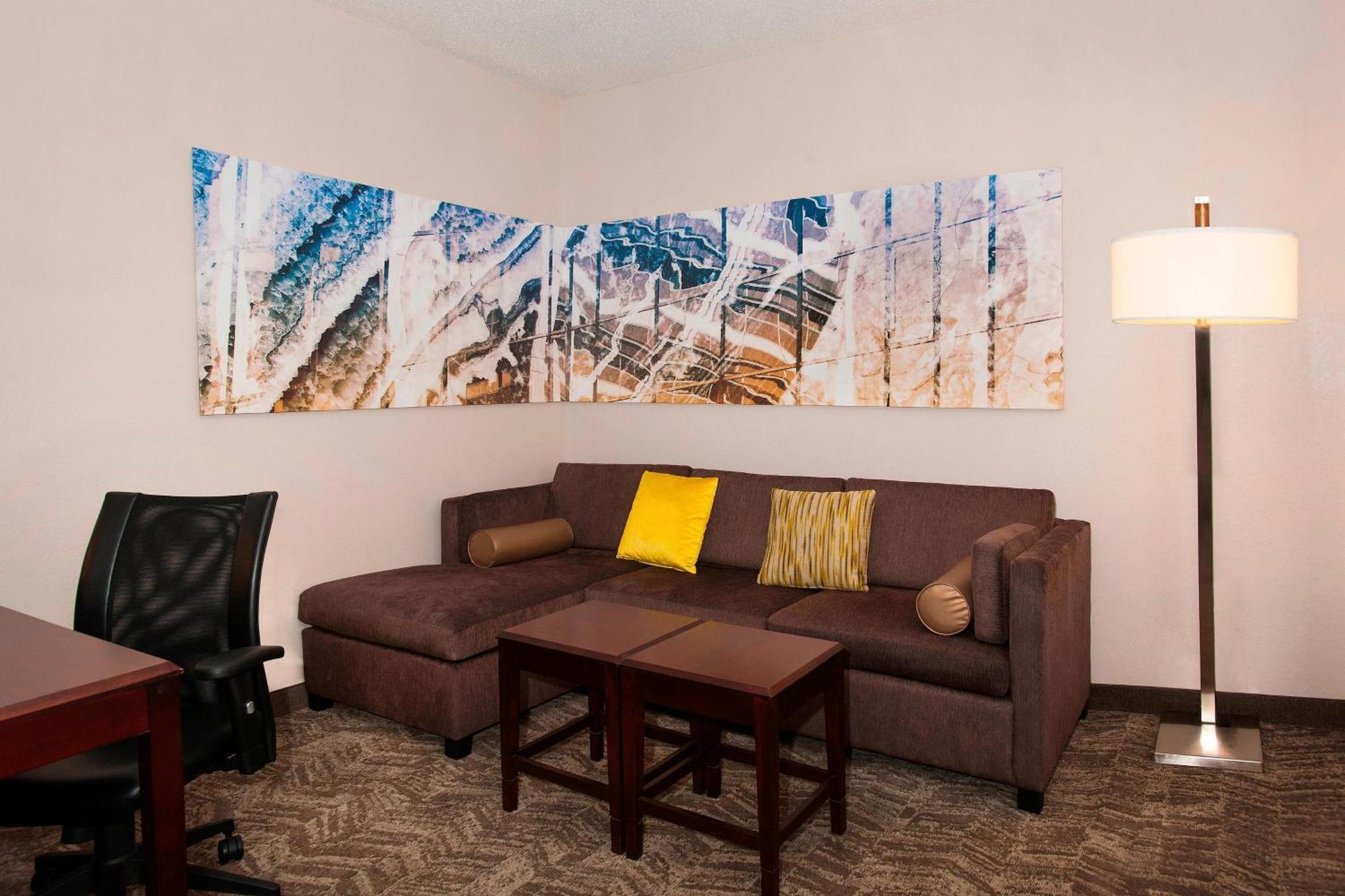 Springhill Suites Birmingham Colonnade Екстер'єр фото