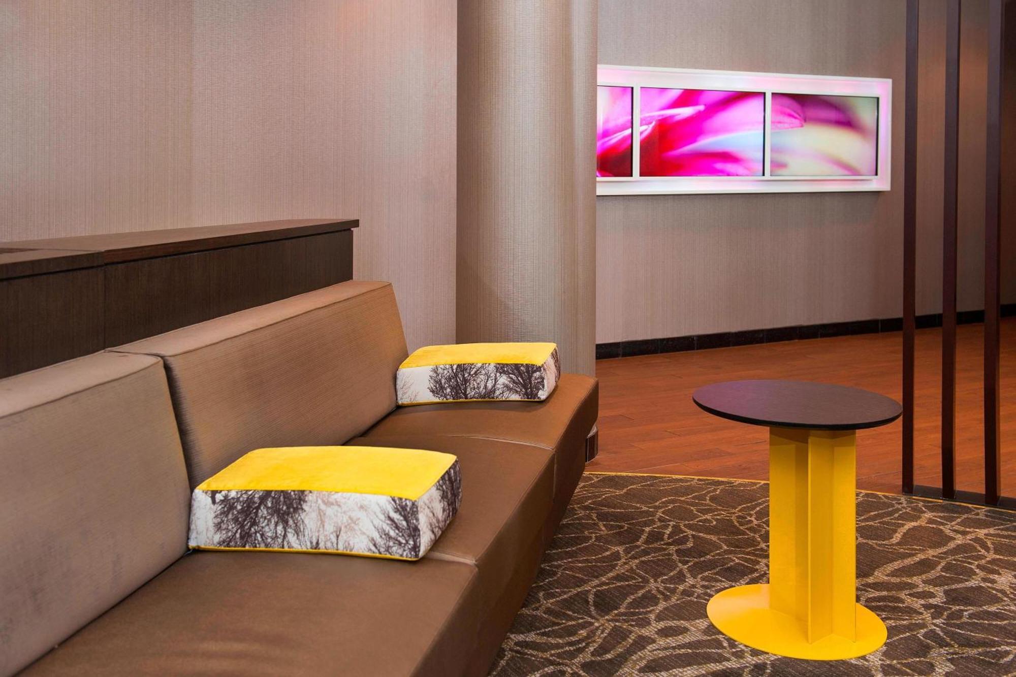 Springhill Suites Birmingham Colonnade Екстер'єр фото