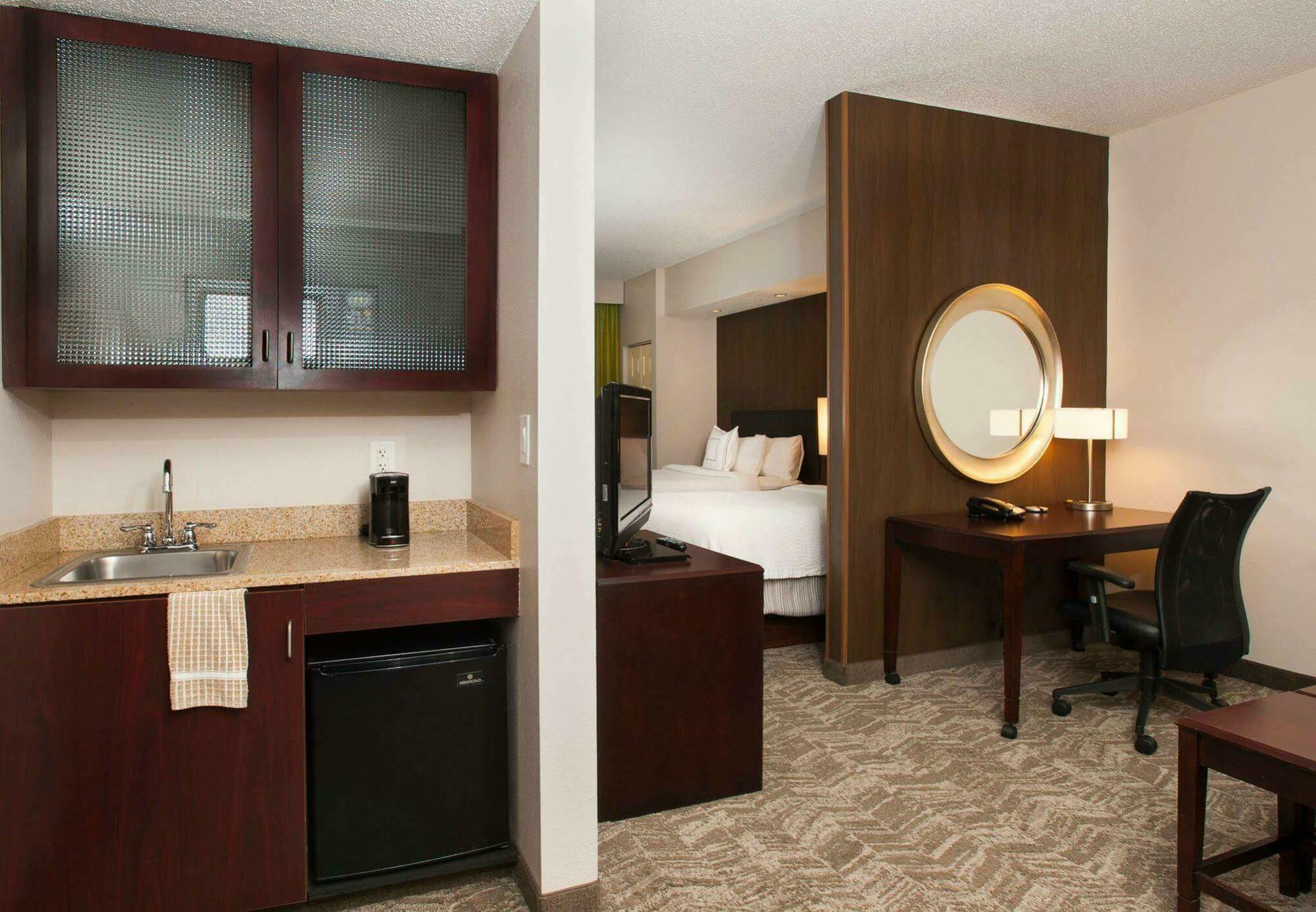 Springhill Suites Birmingham Colonnade Екстер'єр фото